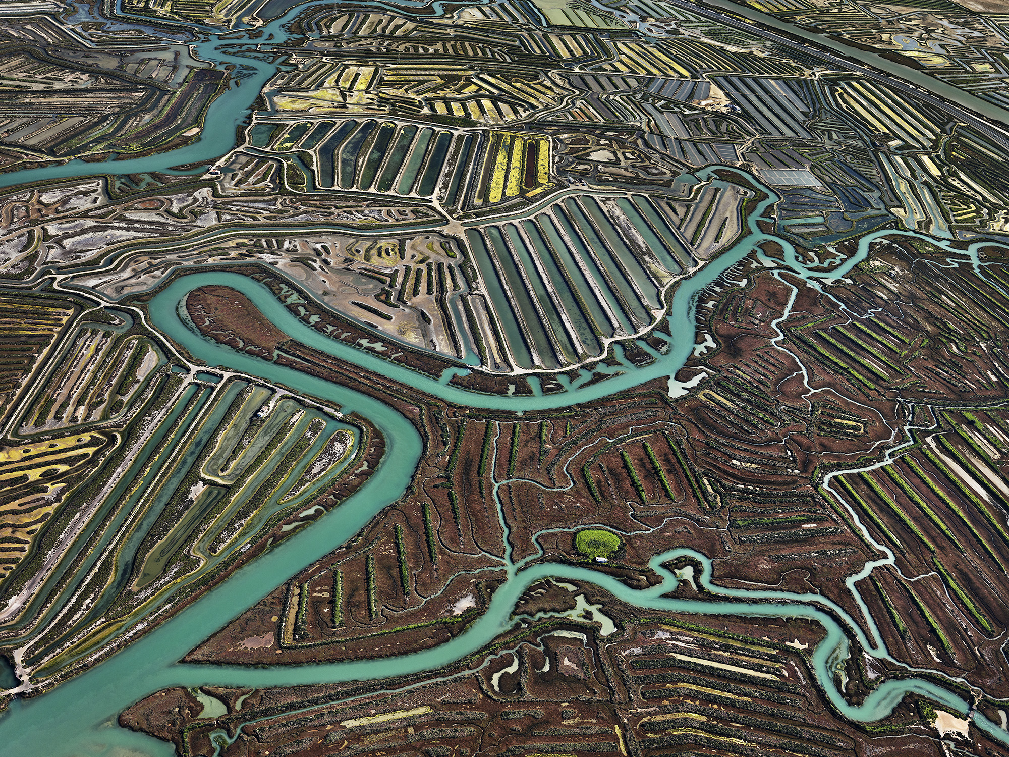 Saline #2, Cadice, Spagna, 2013, photo © Edward Burtynsky, courtesy ADMIRA, Milano.